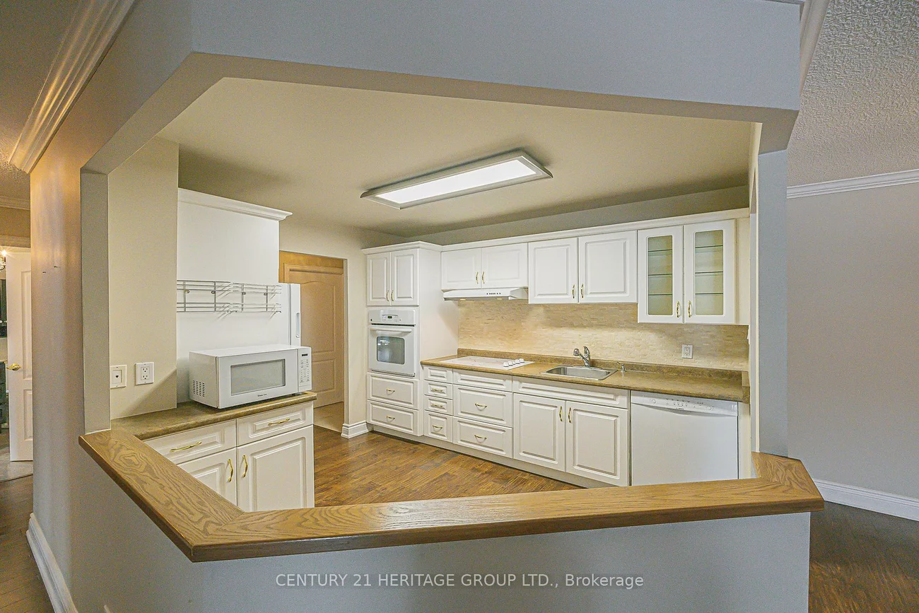 155, Main, Bristol-London, Newmarket