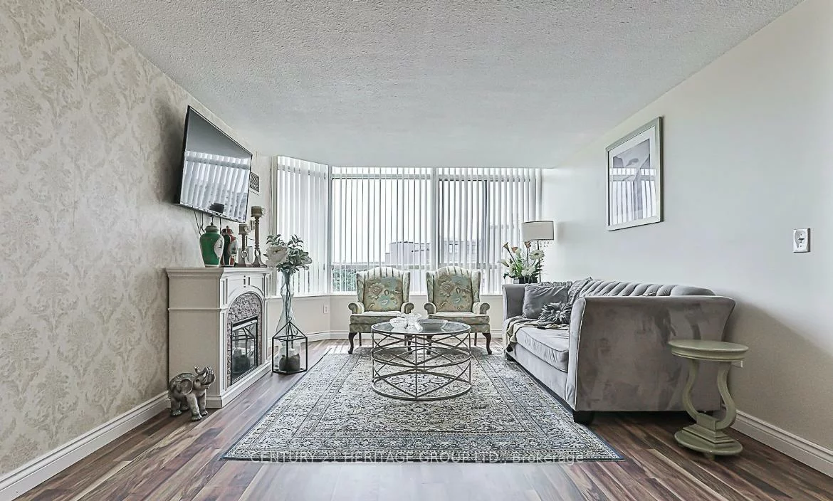 270, Davis, Central Newmarket, Newmarket