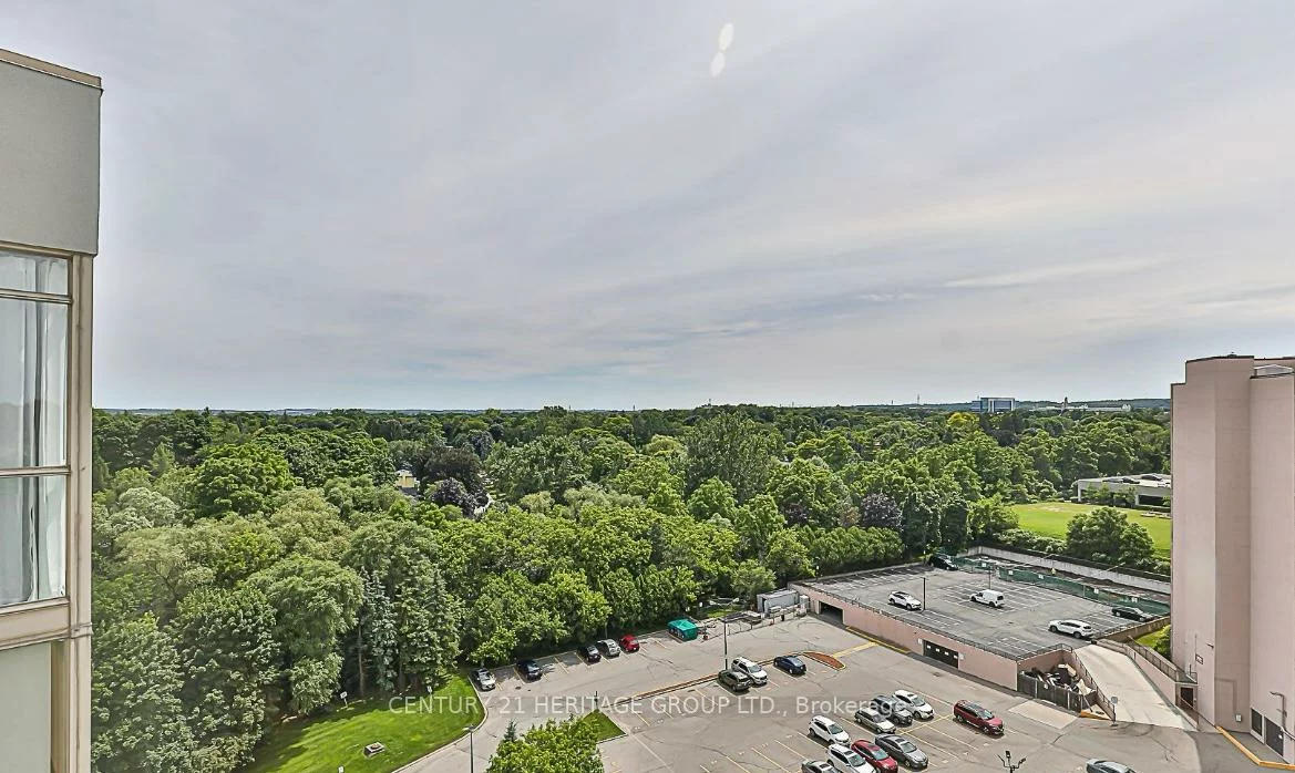 270, Davis, Central Newmarket, Newmarket