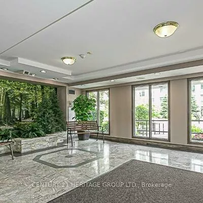 270, Davis, Central Newmarket, Newmarket