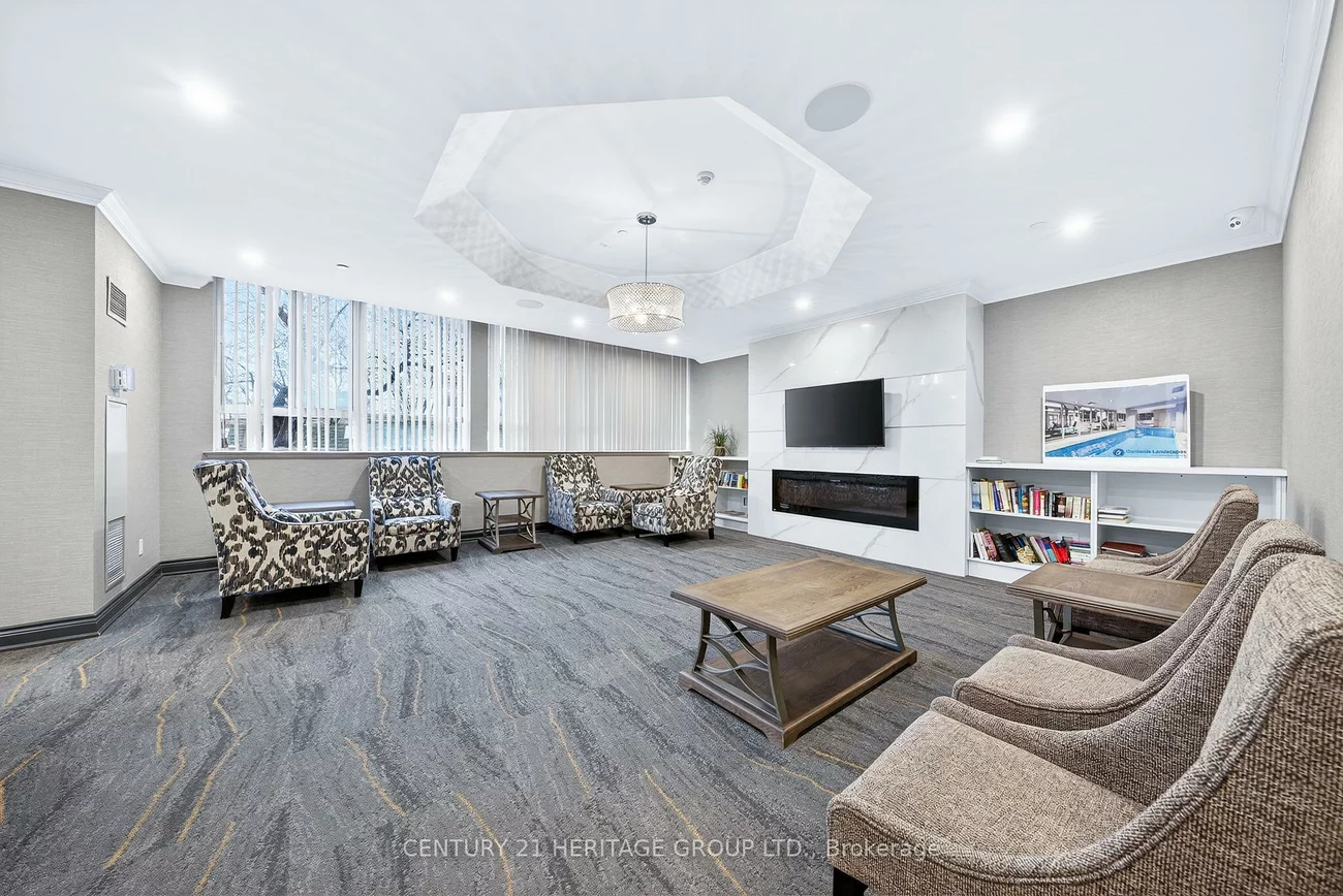 270, Davis, Central Newmarket, Newmarket