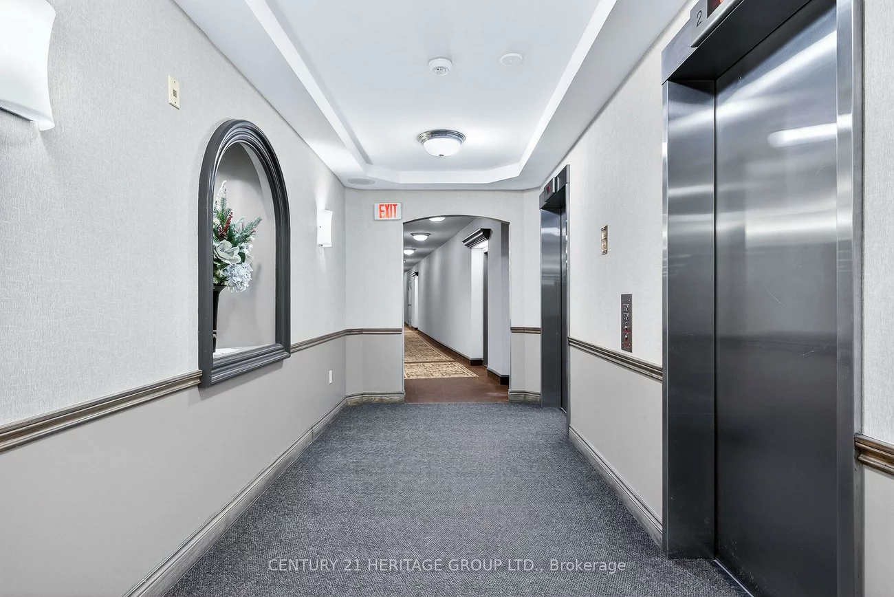 270, Davis, Central Newmarket, Newmarket