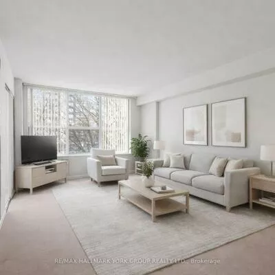 250, Davis, Central Newmarket, Newmarket