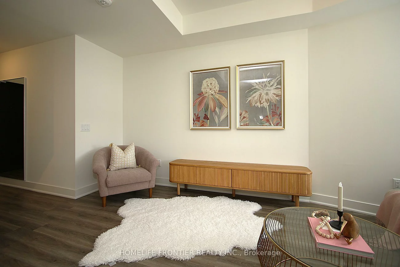 185, Deerfield, Central Newmarket, Newmarket