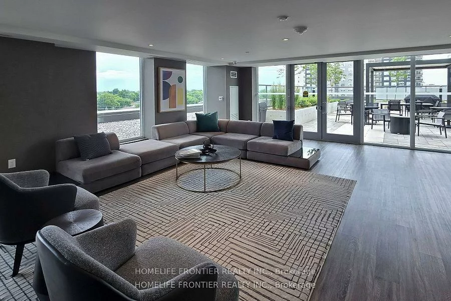 185, Deerfield, Central Newmarket, Newmarket