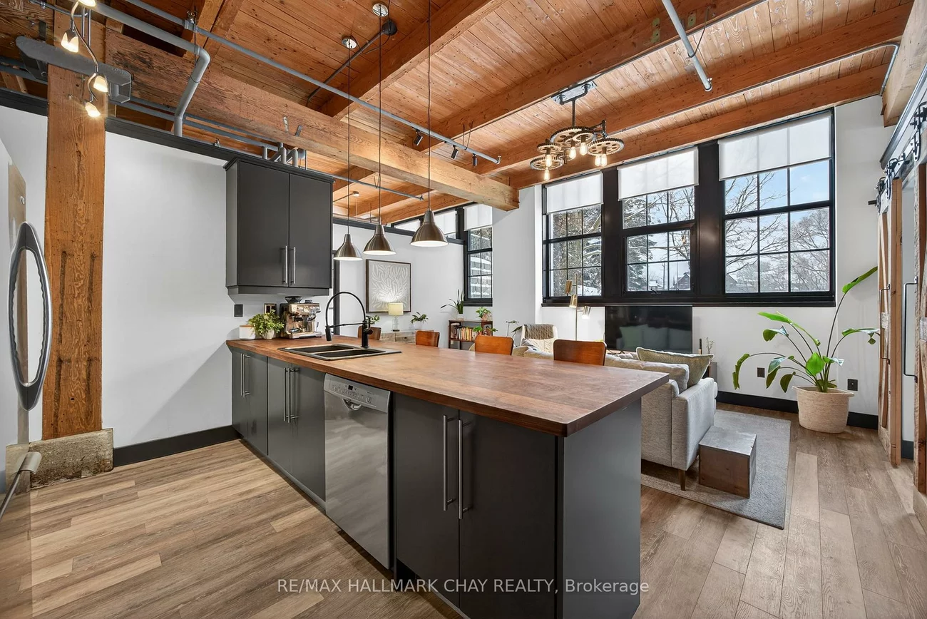 543, Timothy, Central Newmarket, Newmarket