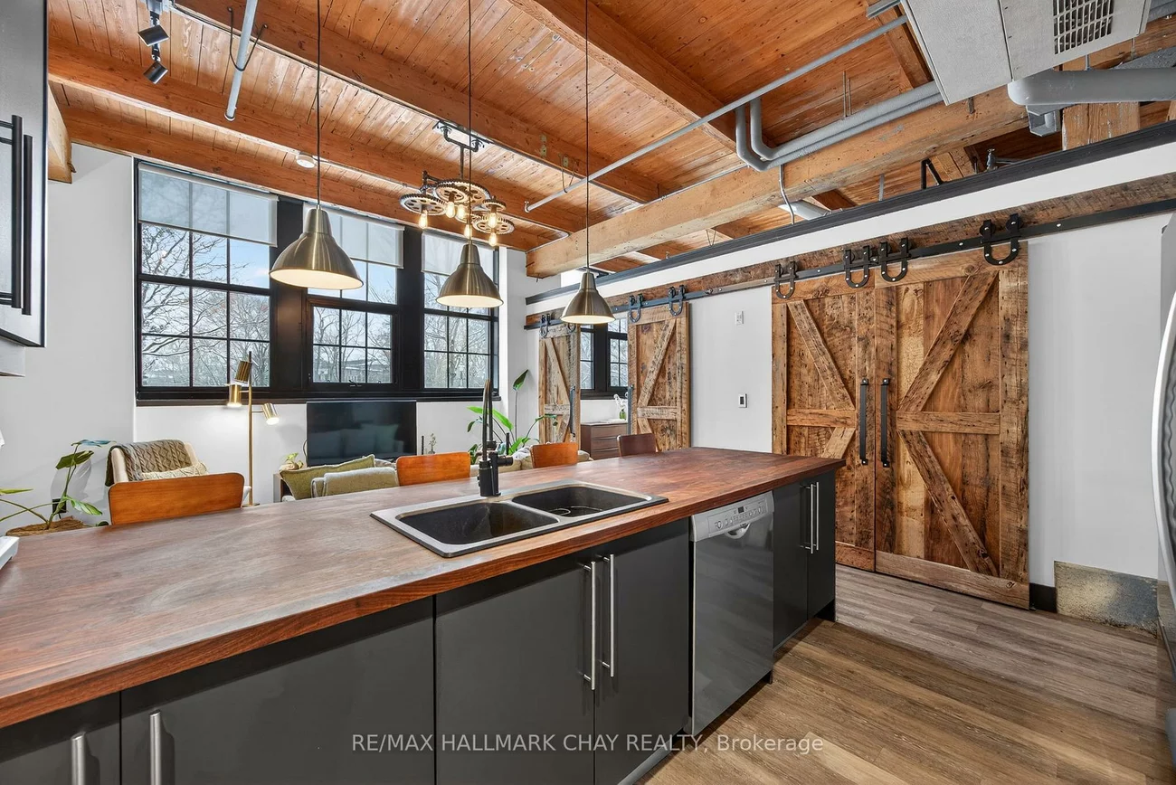 543, Timothy, Central Newmarket, Newmarket