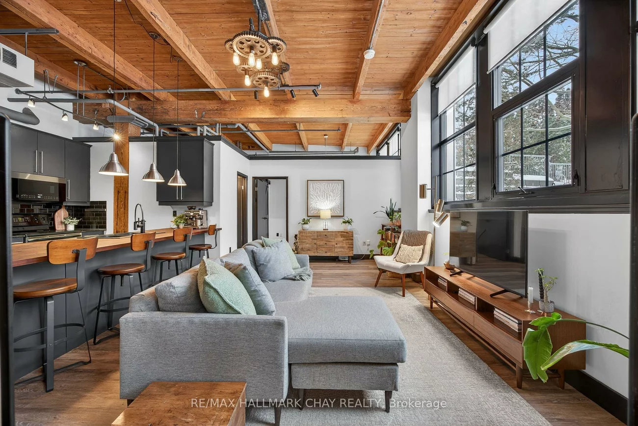 543, Timothy, Central Newmarket, Newmarket