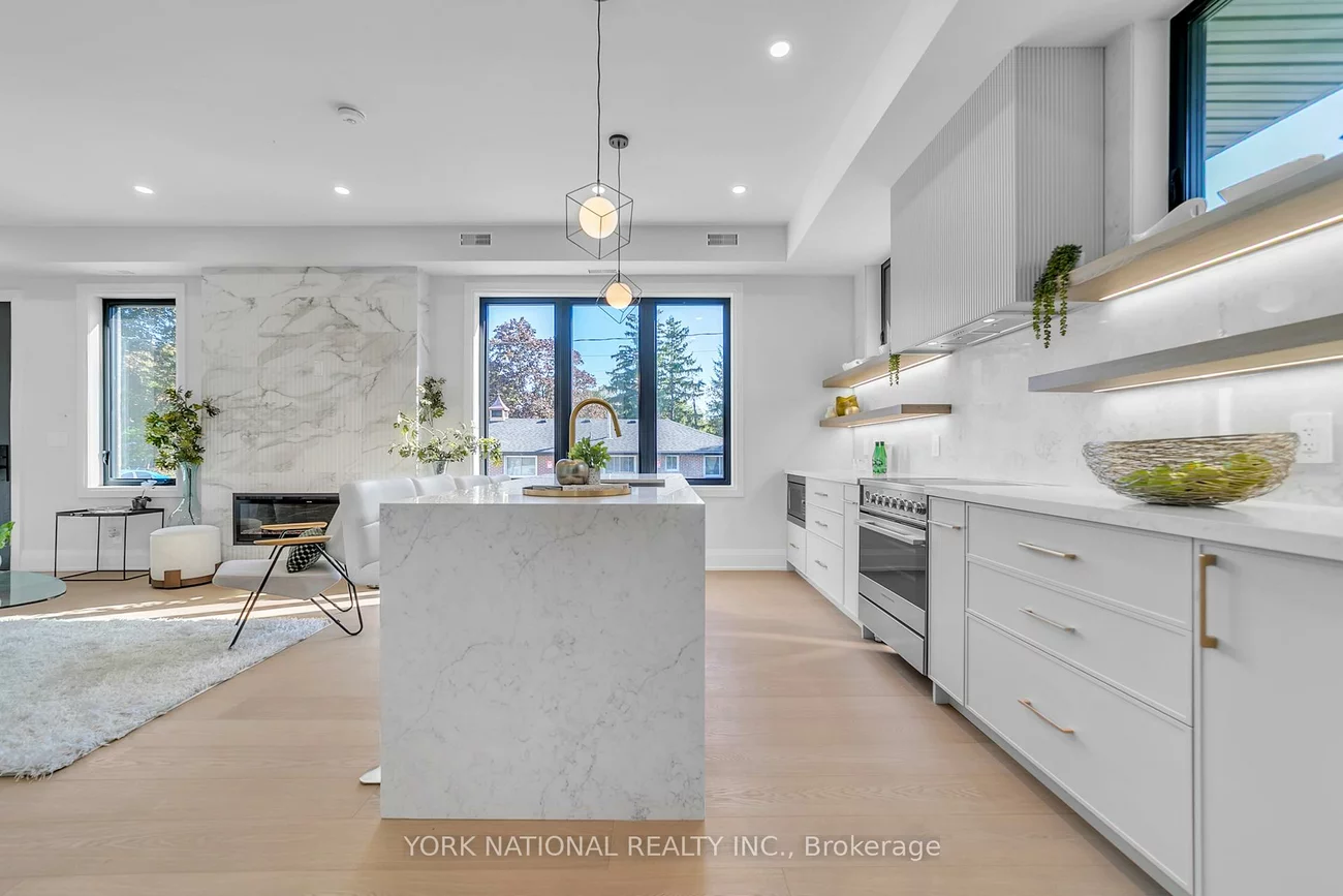 59, Charles, Central Newmarket, Newmarket