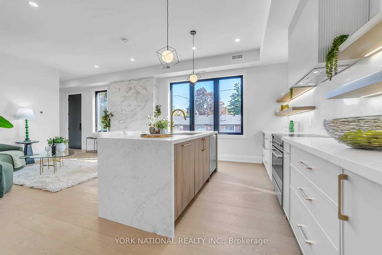 59, Charles, Central Newmarket, Newmarket