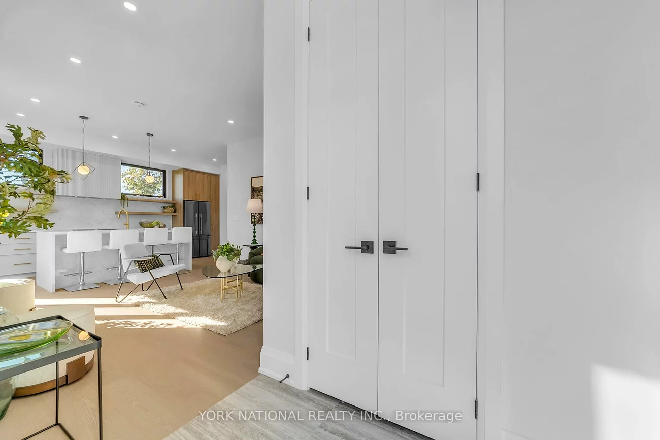 59, Charles, Central Newmarket, Newmarket