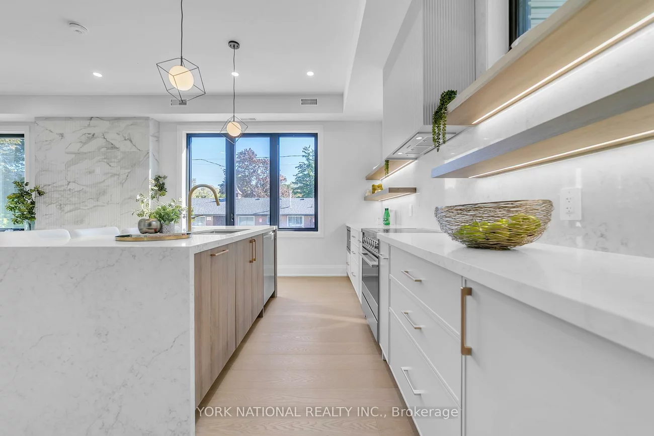 59, Charles, Central Newmarket, Newmarket