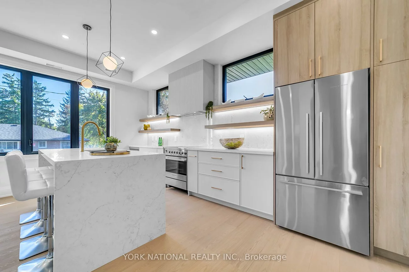 59, Charles, Central Newmarket, Newmarket