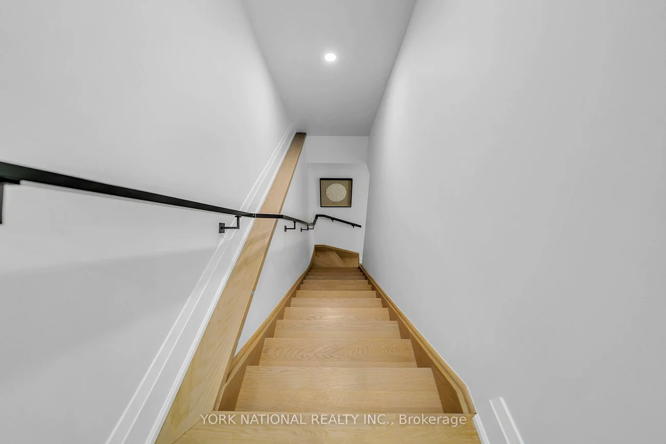 59, Charles, Central Newmarket, Newmarket