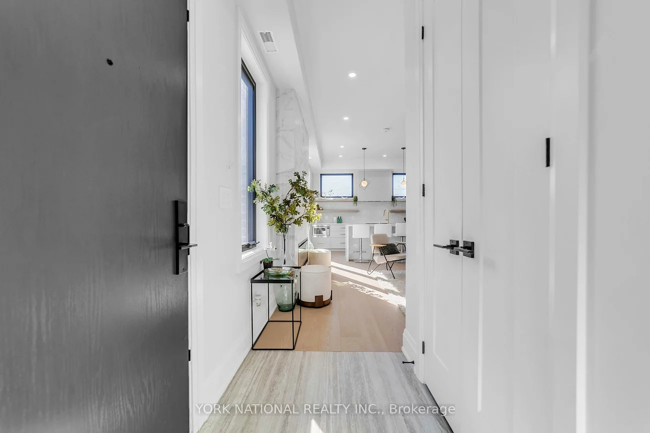 59, Charles, Central Newmarket, Newmarket