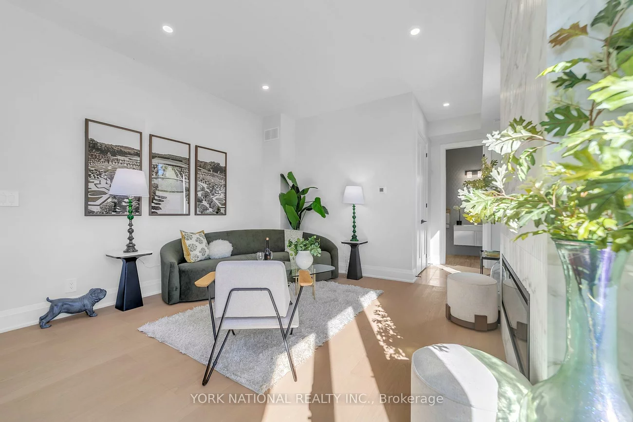 59, Charles, Central Newmarket, Newmarket