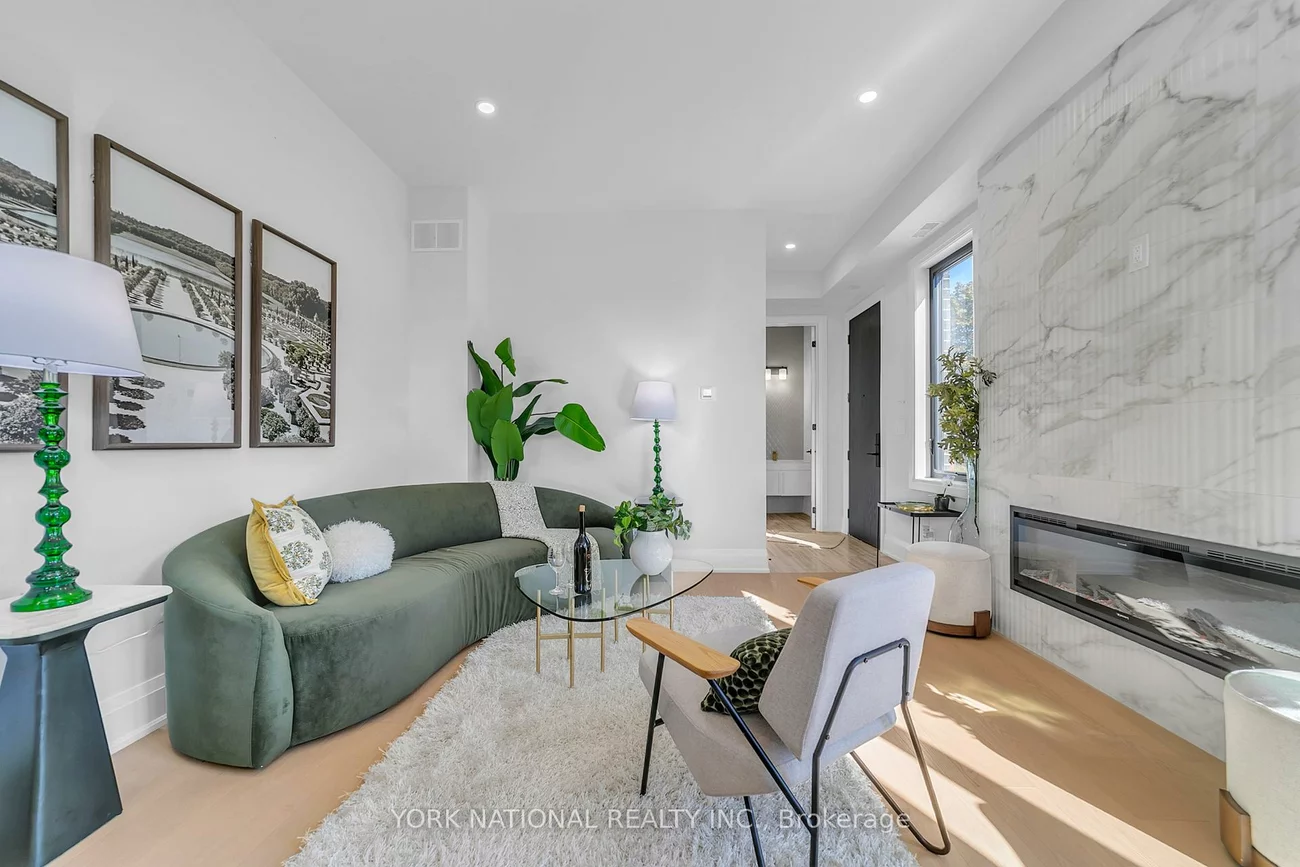 59, Charles, Central Newmarket, Newmarket