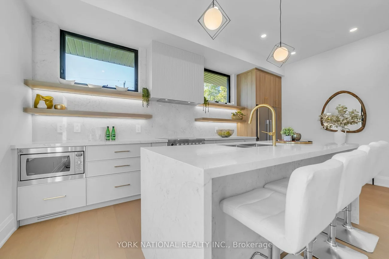 59, Charles, Central Newmarket, Newmarket