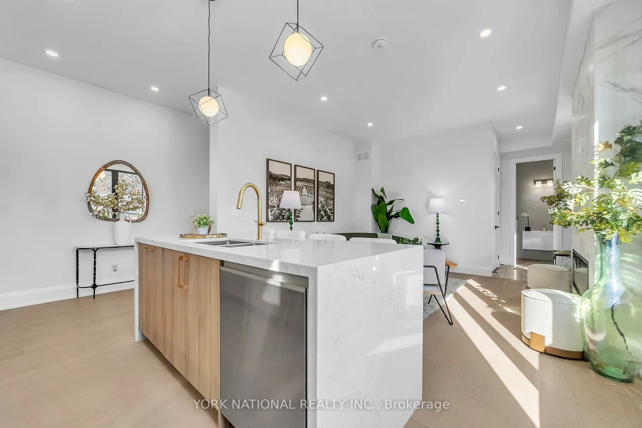 59, Charles, Central Newmarket, Newmarket