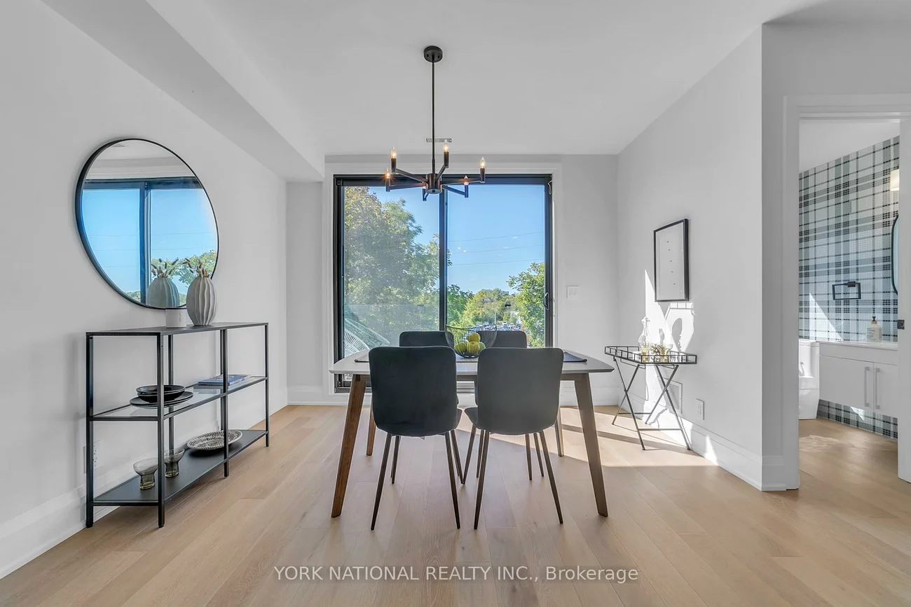 59, Charles, Central Newmarket, Newmarket