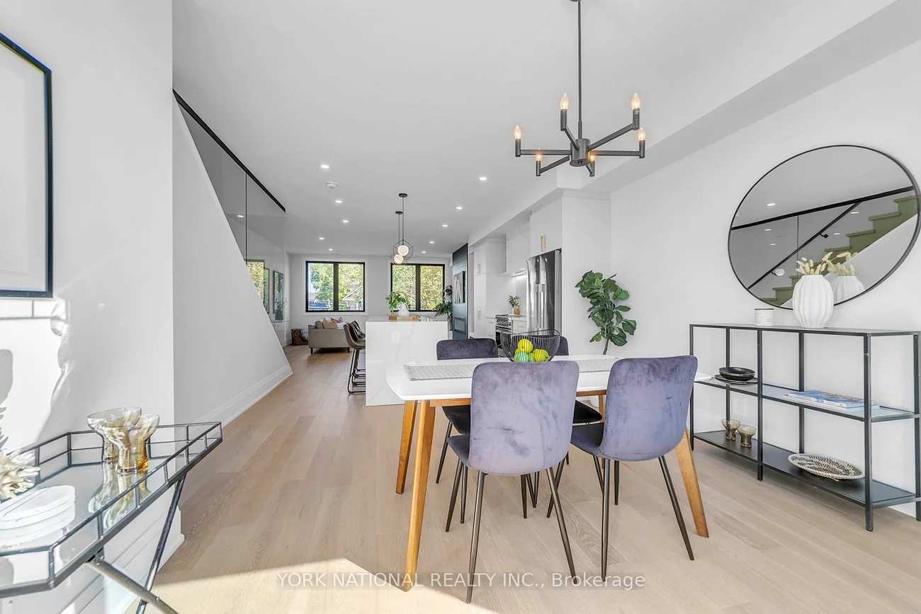 59, Charles, Central Newmarket, Newmarket