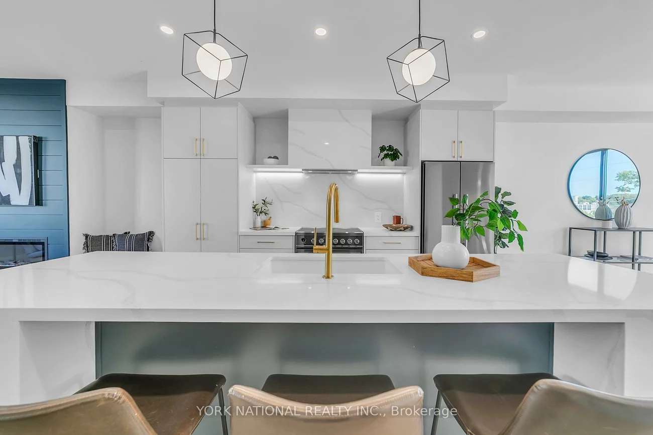 59, Charles, Central Newmarket, Newmarket