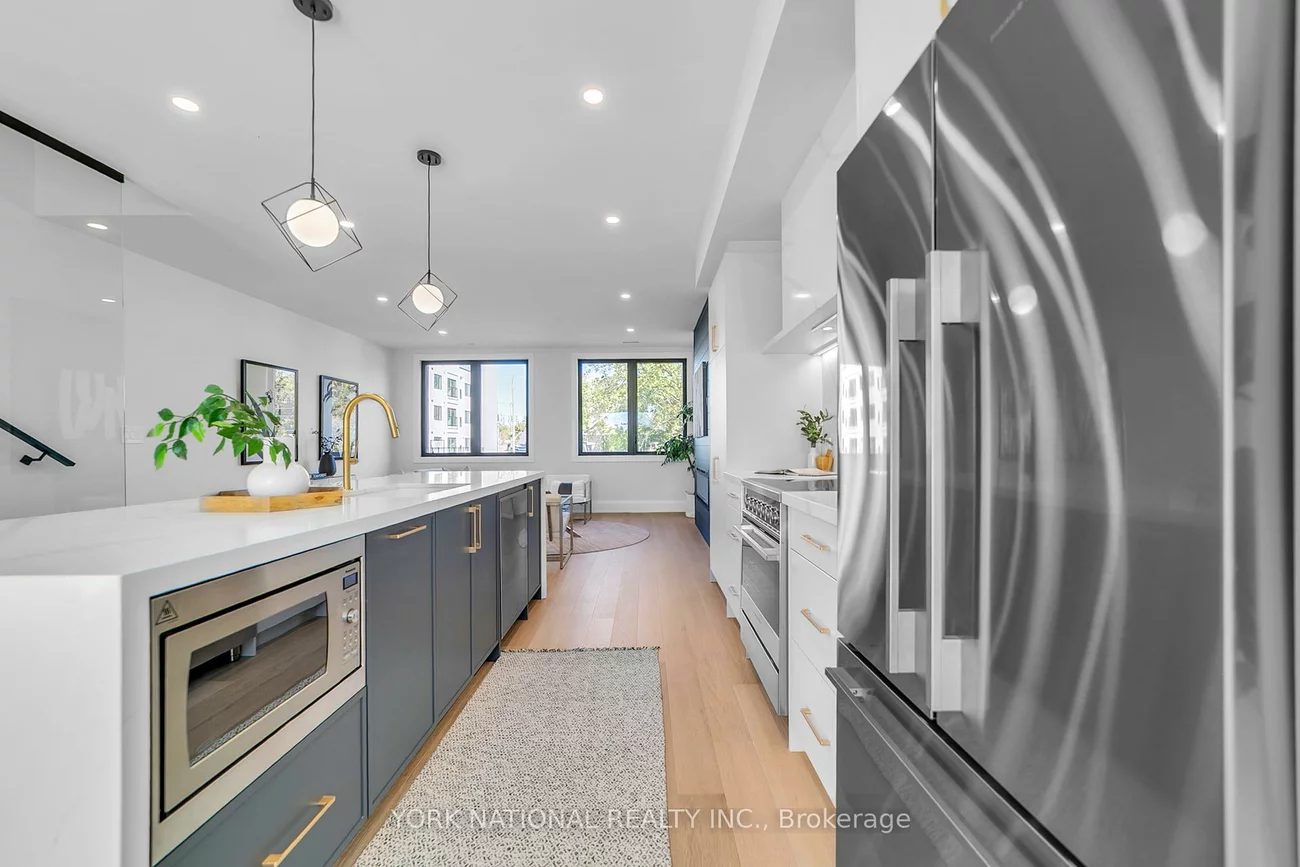 59, Charles, Central Newmarket, Newmarket