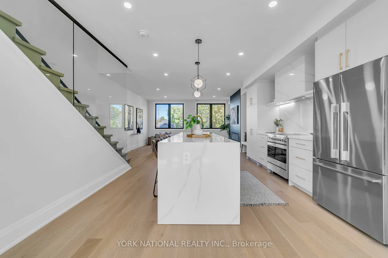 59, Charles, Central Newmarket, Newmarket