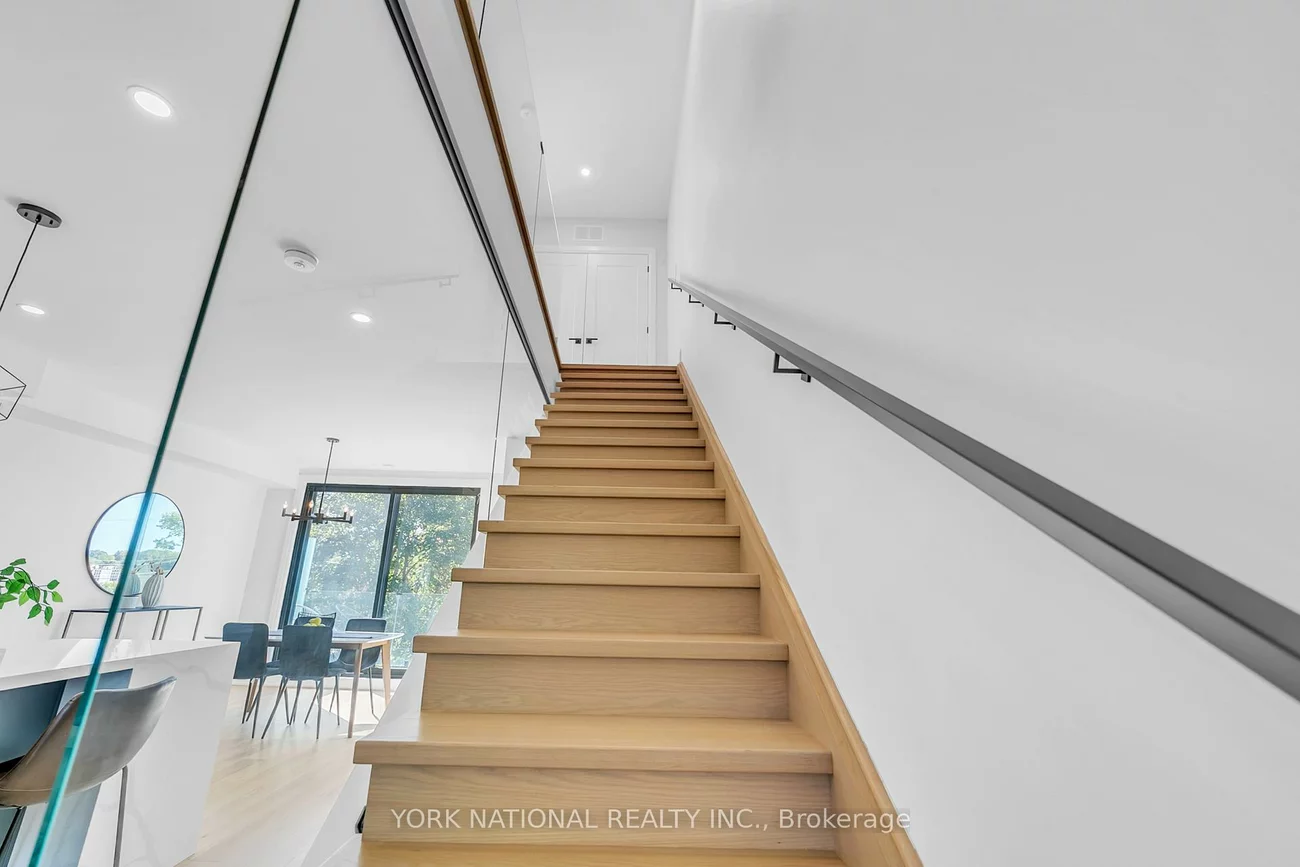 59, Charles, Central Newmarket, Newmarket