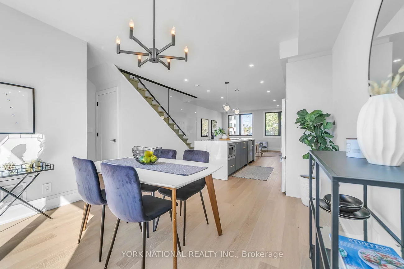 59, Charles, Central Newmarket, Newmarket