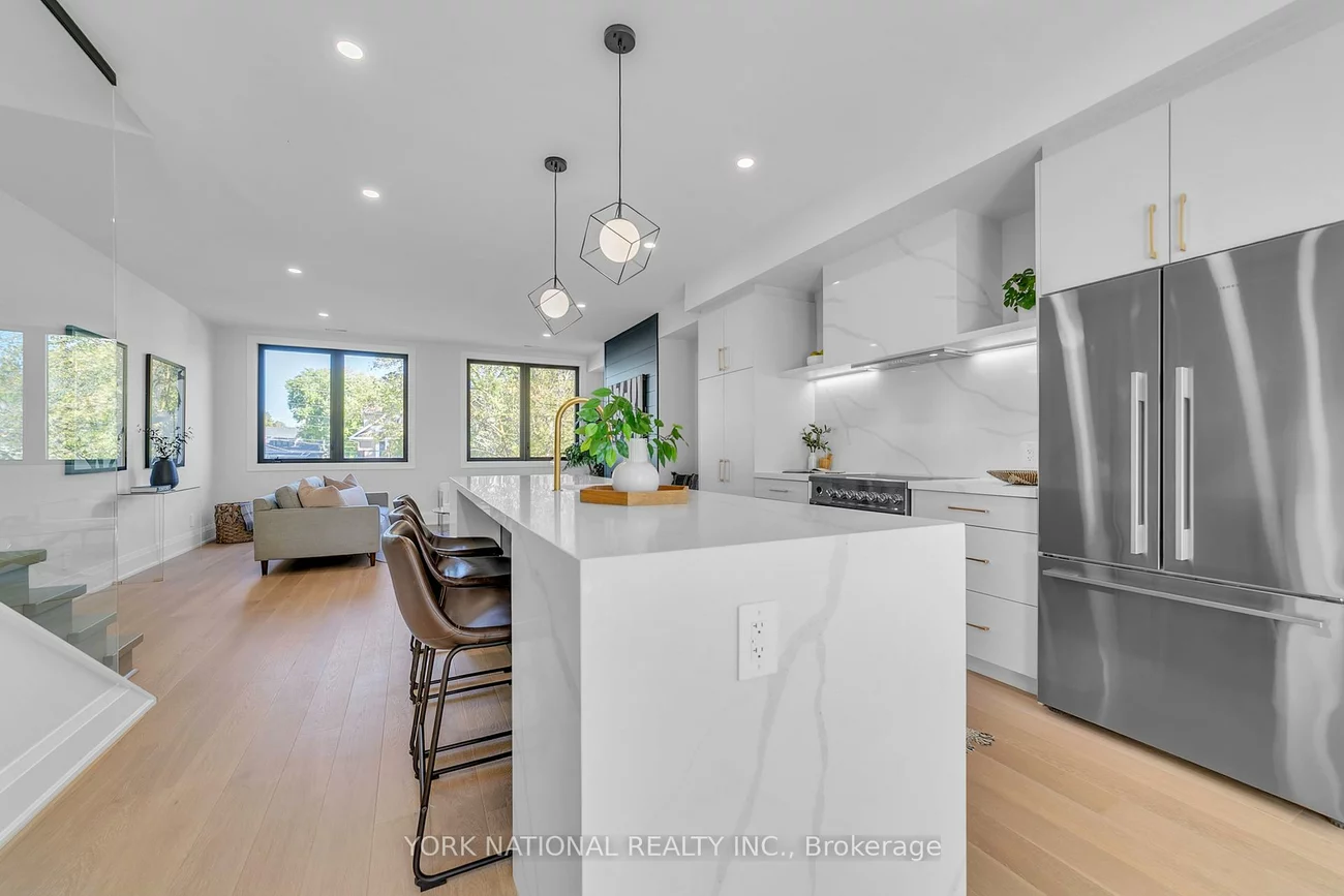 59, Charles, Central Newmarket, Newmarket