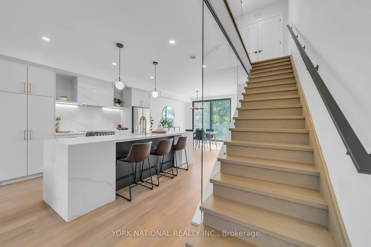 59, Charles, Central Newmarket, Newmarket