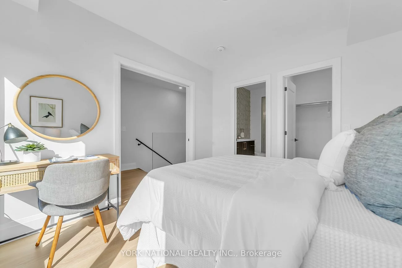 59, Charles, Central Newmarket, Newmarket