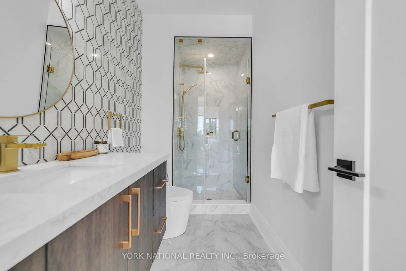 59, Charles, Central Newmarket, Newmarket