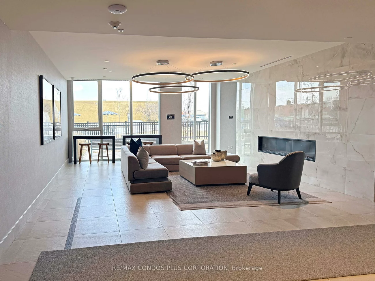 185, Deerfield, Central Newmarket, Newmarket