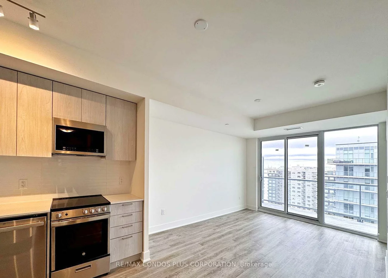 185, Deerfield, Central Newmarket, Newmarket