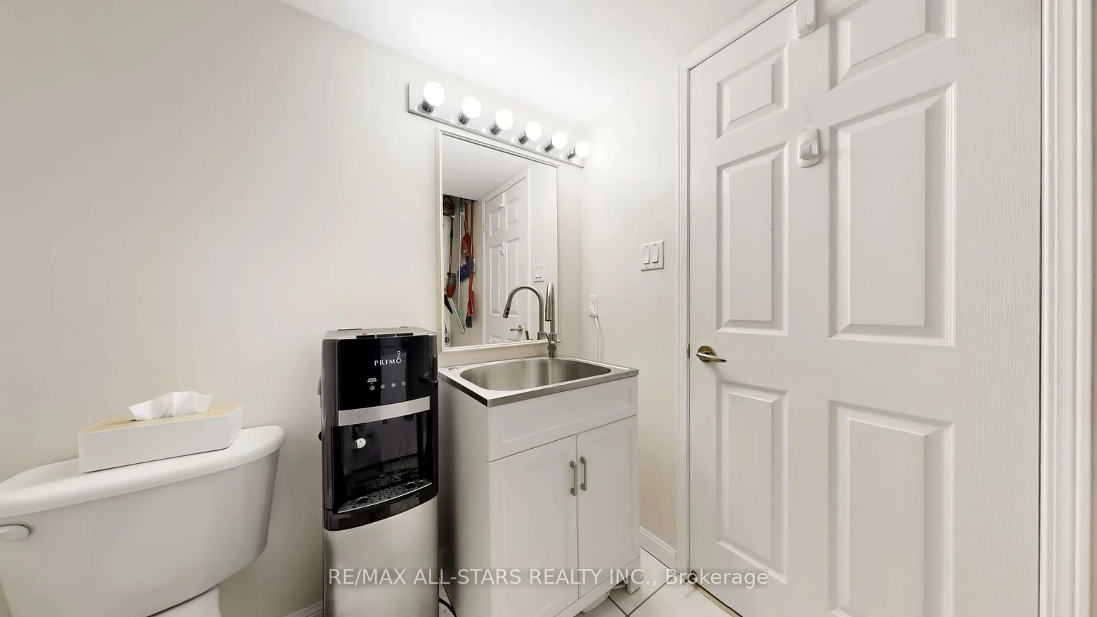 900, Bogart Mill, Gorham-College Manor, Newmarket