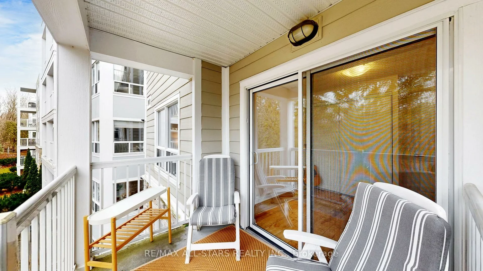 900, Bogart Mill, Gorham-College Manor, Newmarket