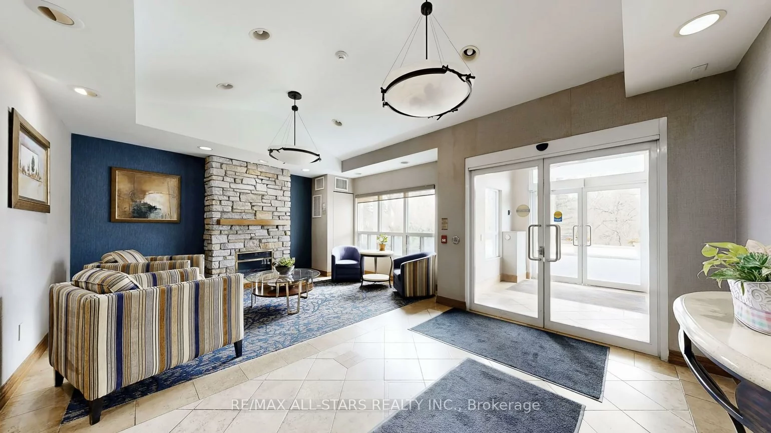 900, Bogart Mill, Gorham-College Manor, Newmarket