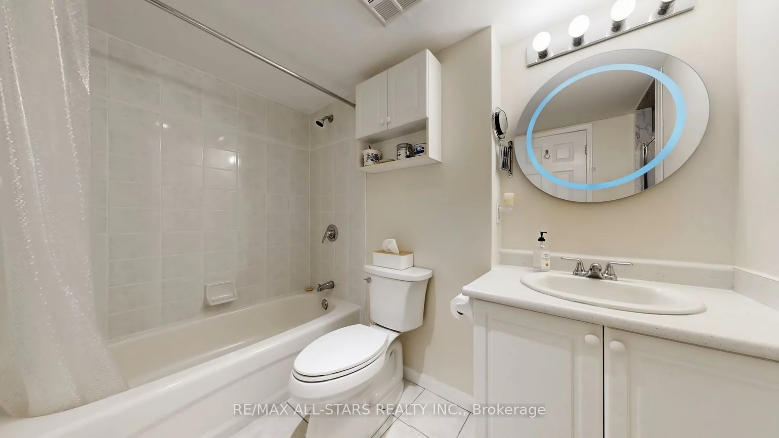 900, Bogart Mill, Gorham-College Manor, Newmarket