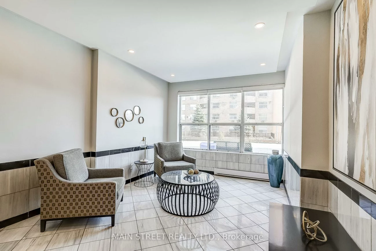 250, Davis, Central Newmarket, Newmarket