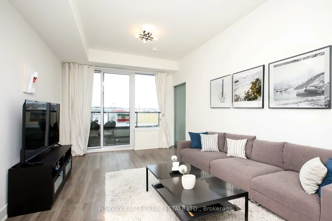 185, Deerfield, Central Newmarket, Newmarket