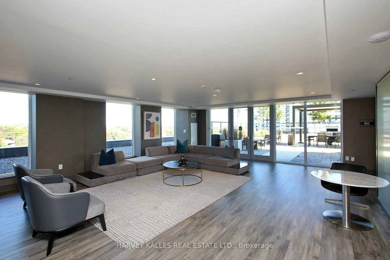 185, Deerfield, Central Newmarket, Newmarket