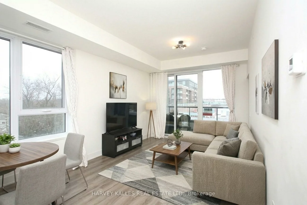 185, Deerfield, Central Newmarket, Newmarket