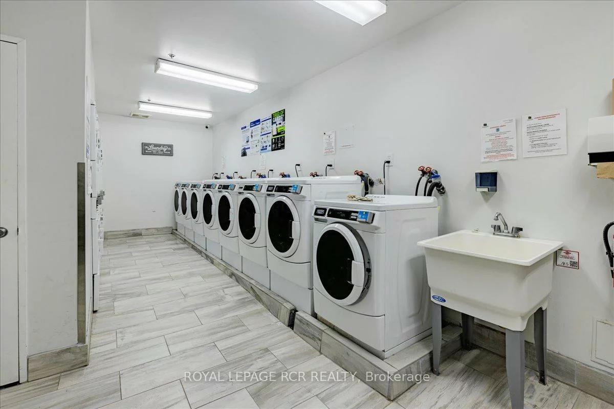 260, Davis, Central Newmarket, Newmarket