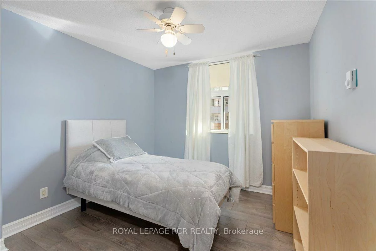 260, Davis, Central Newmarket, Newmarket