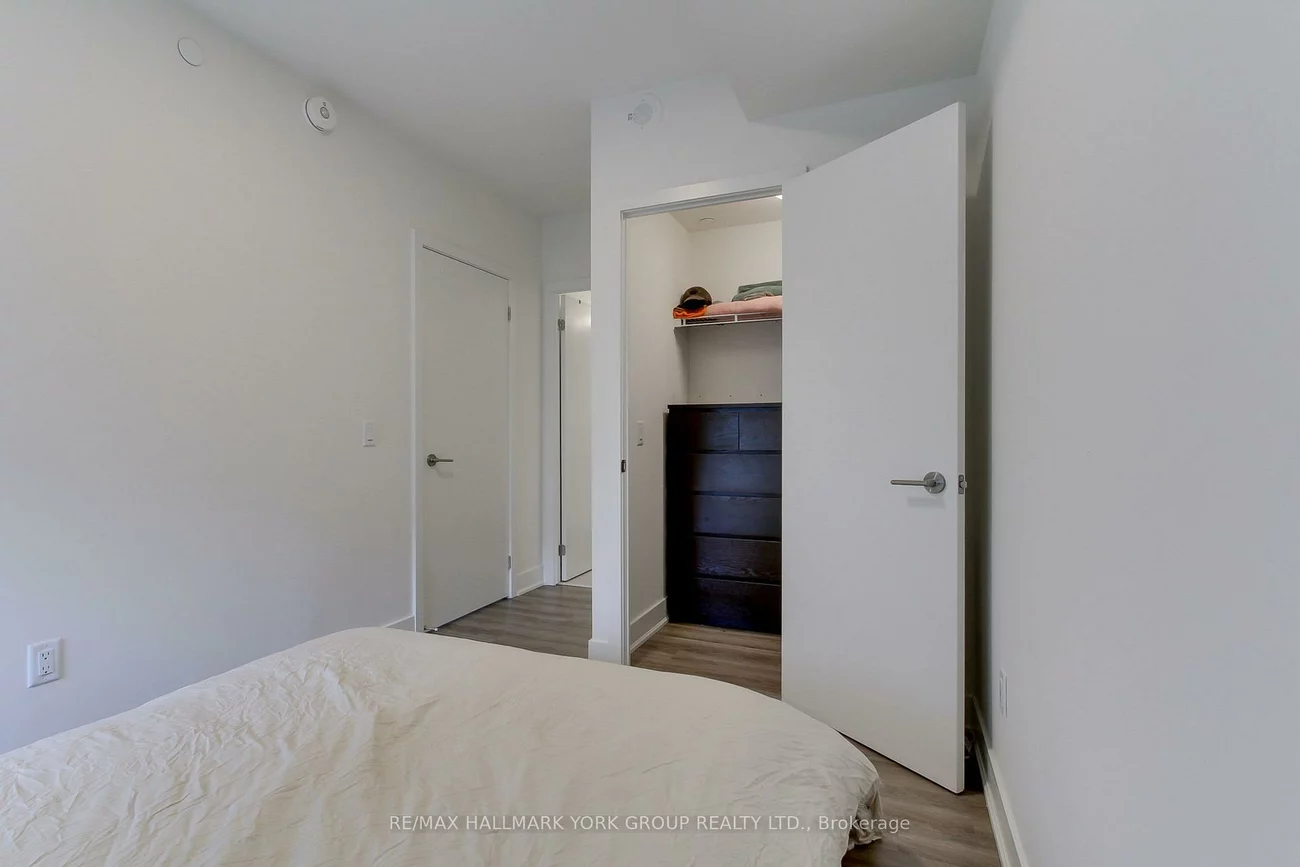 185, Deerfield, Central Newmarket, Newmarket