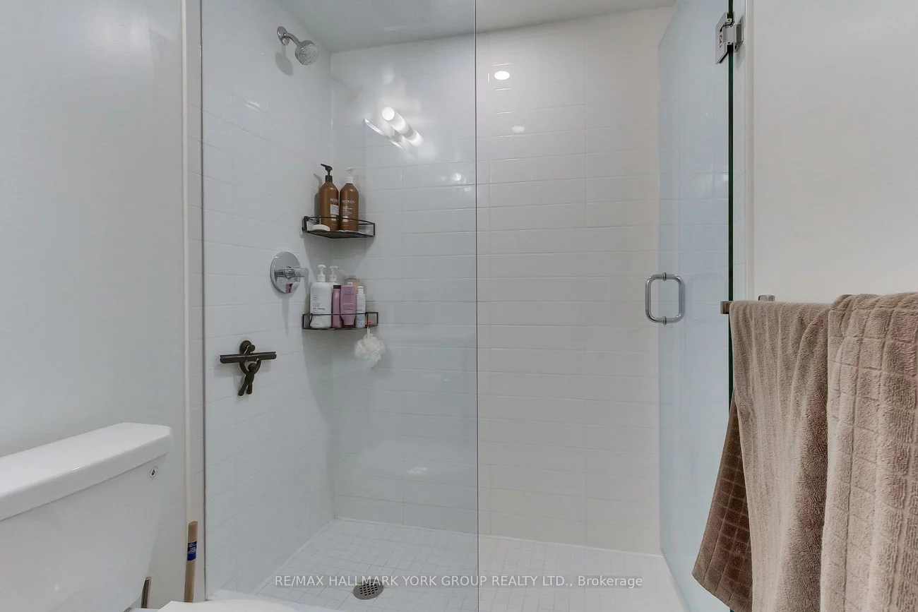 185, Deerfield, Central Newmarket, Newmarket