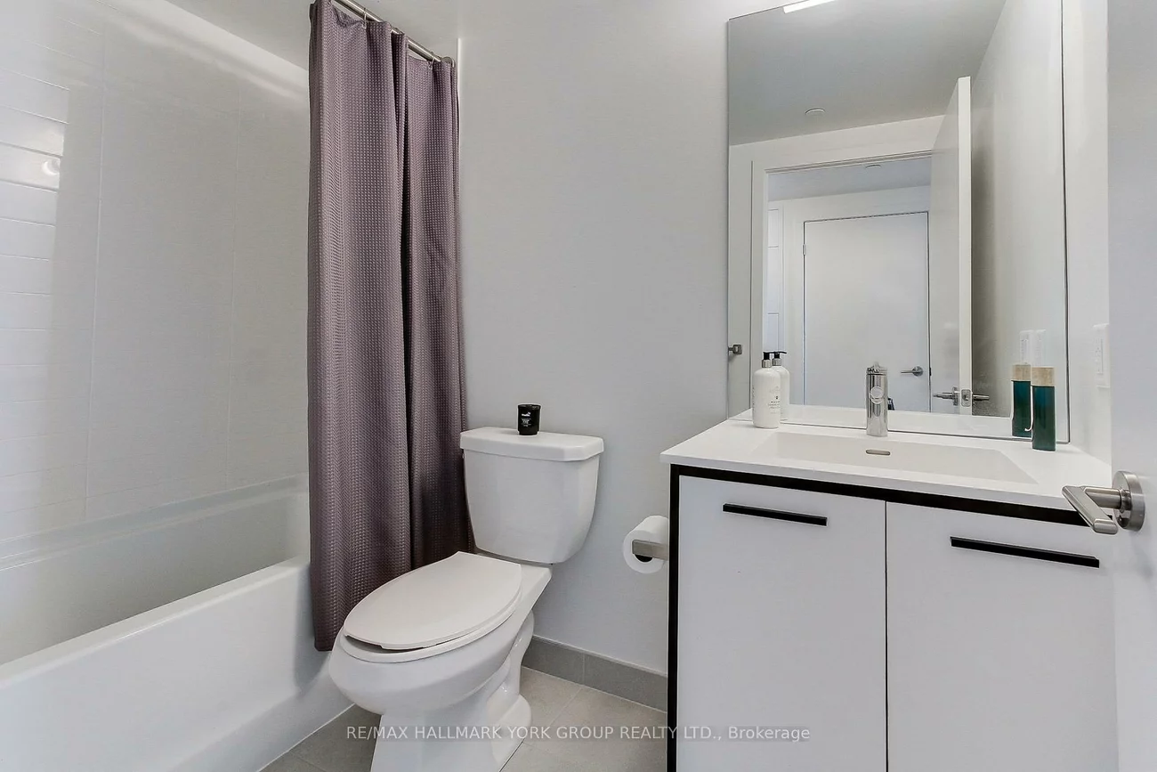 185, Deerfield, Central Newmarket, Newmarket