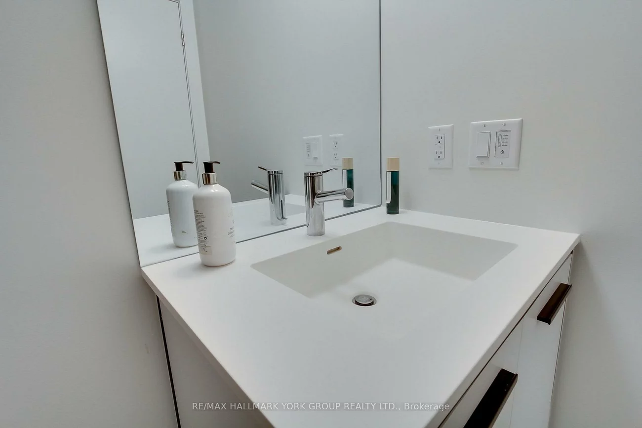 185, Deerfield, Central Newmarket, Newmarket